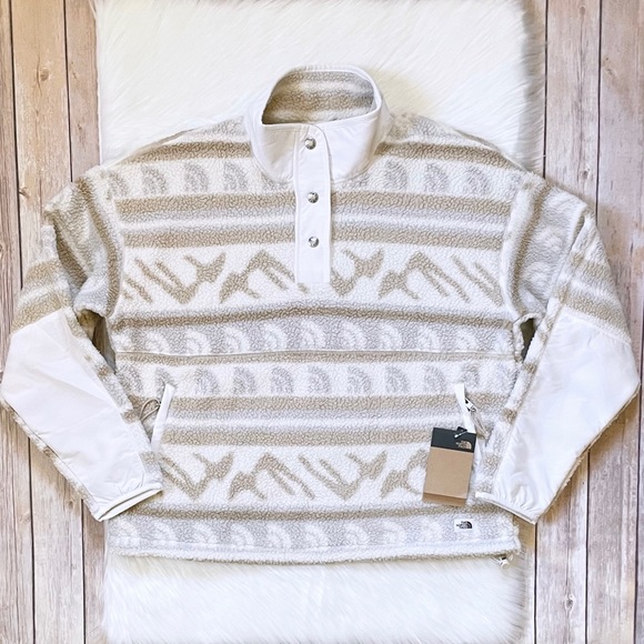 The North Face Tops - The North Face Women's Printed Cragmont Sherpa Fleece 1/4 Snap Top
